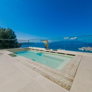 Sunset Shoreline Saranda - Sea View - Free Private Parking - Pool